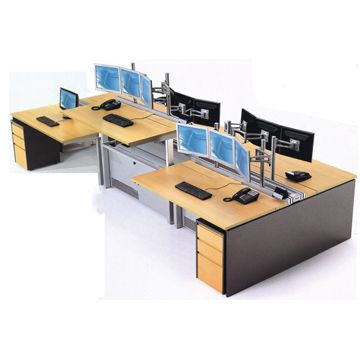 金融交易臺(tái)與化妝品 兩個(gè)不同世界的交錯(cuò)